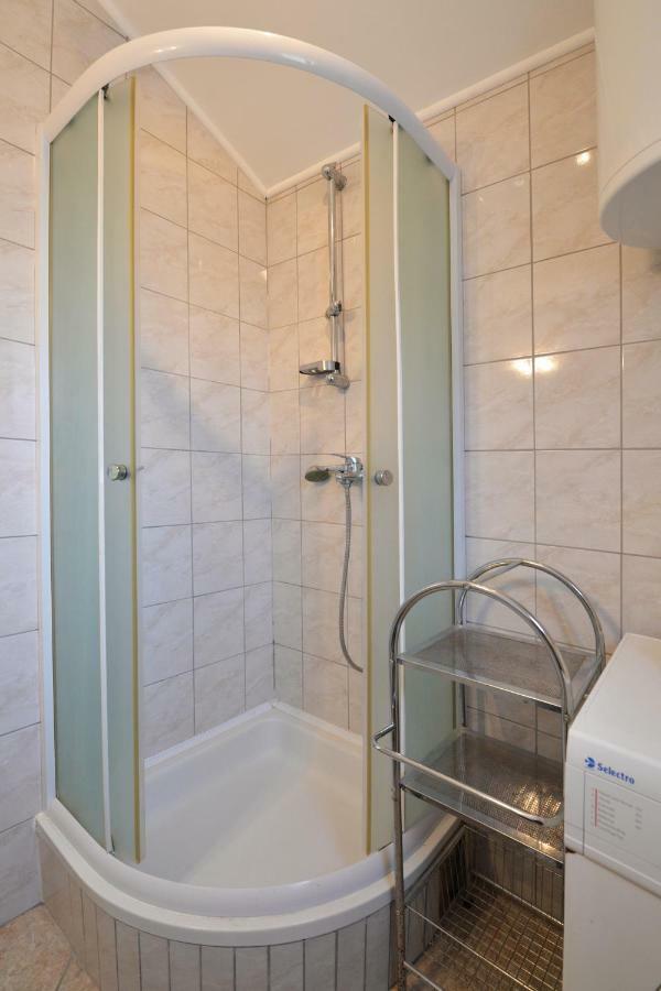 Apartmani Sime Betina  Luaran gambar