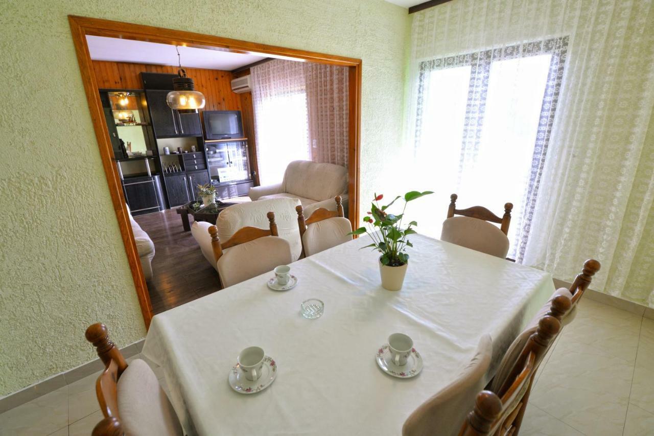 Apartmani Sime Betina  Luaran gambar