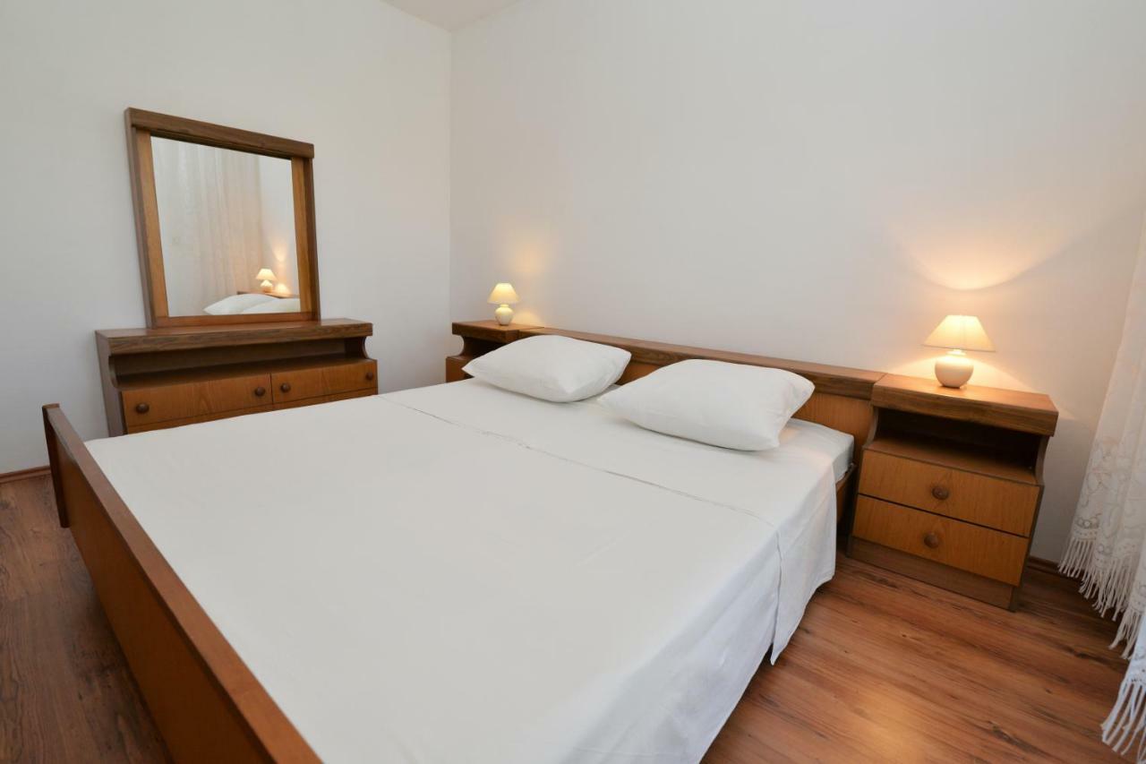 Apartmani Sime Betina  Luaran gambar
