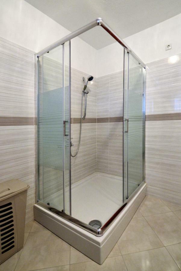 Apartmani Sime Betina  Luaran gambar